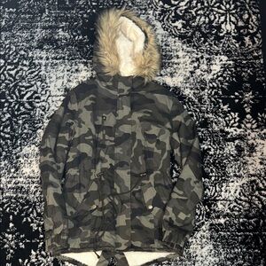 Love Tree Women's Camouflage Field Jacket with Faux Fur Hood
